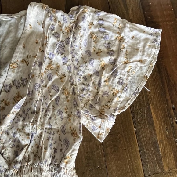 IVORY LANE paisley Floral Flutter Sleeves Smocked Blouse NWOT M Soft Pretty boho - Picture 4 of 12